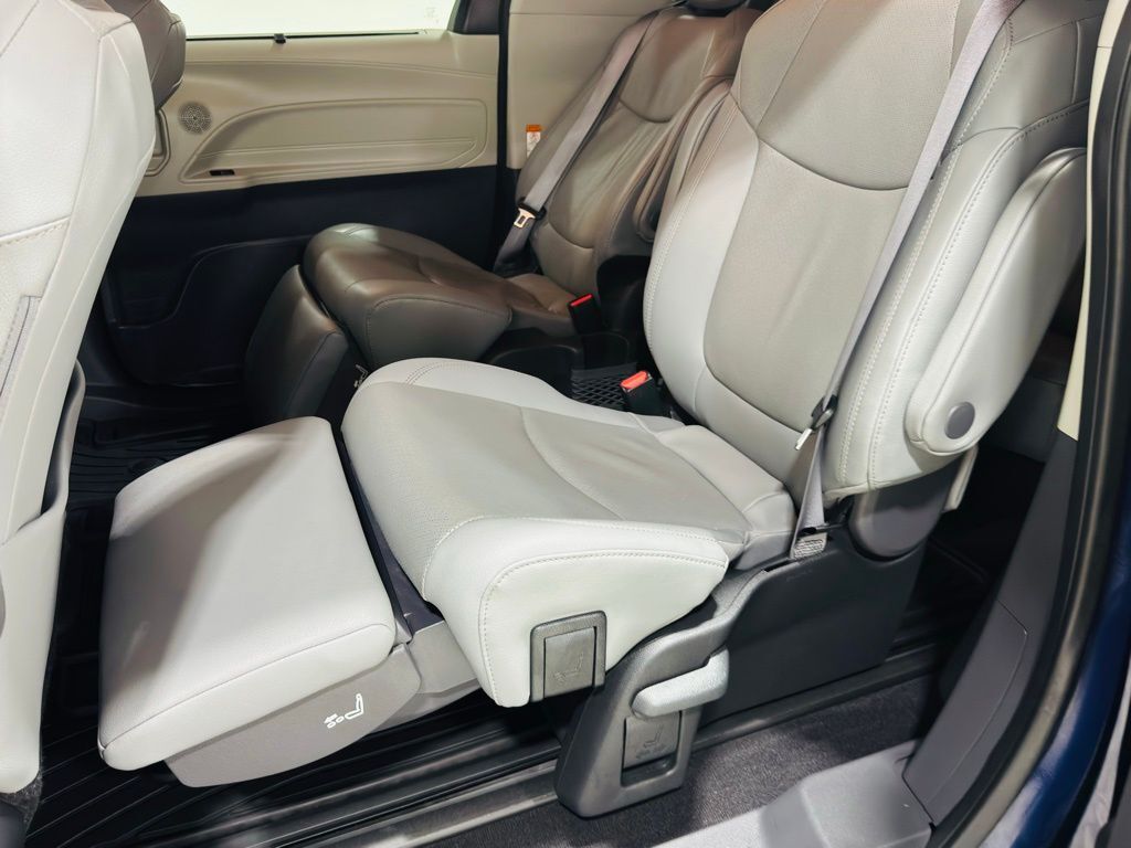 2024 Toyota Sienna Limited Jersey City NJ