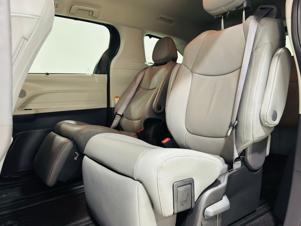 2024 Toyota Sienna Limited Jersey City NJ