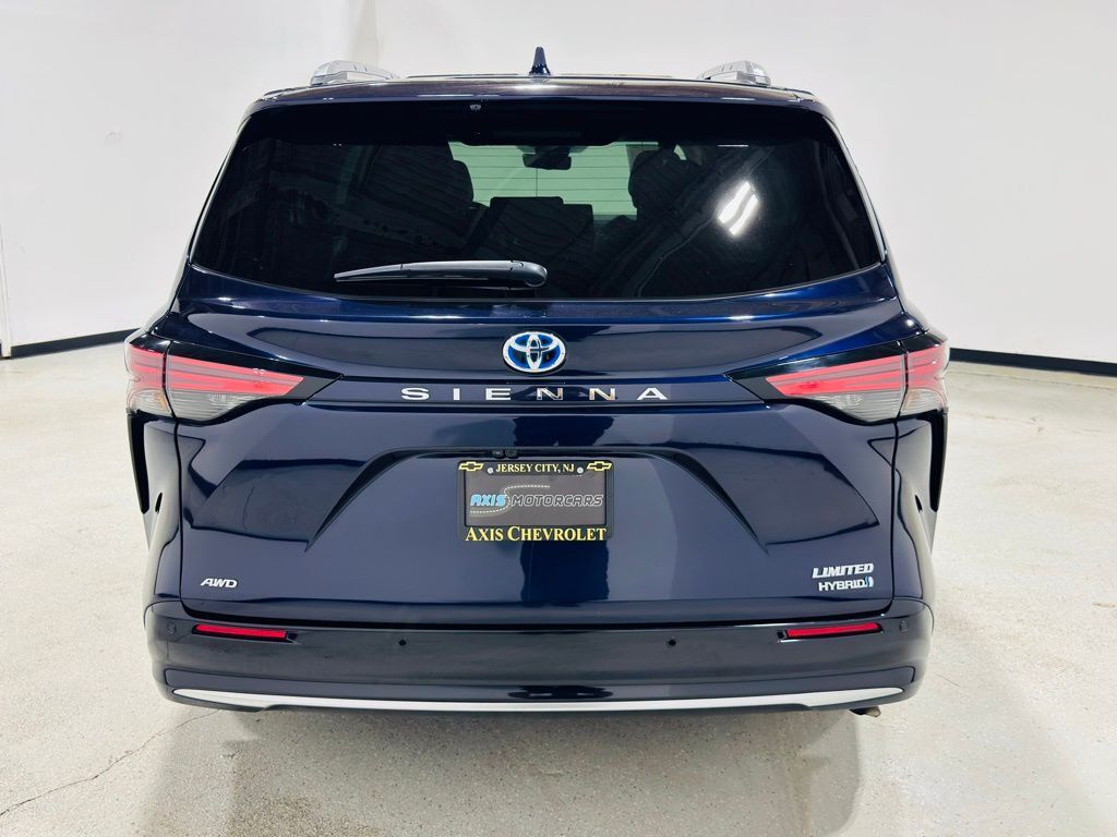 2024 Toyota Sienna Limited Jersey City NJ