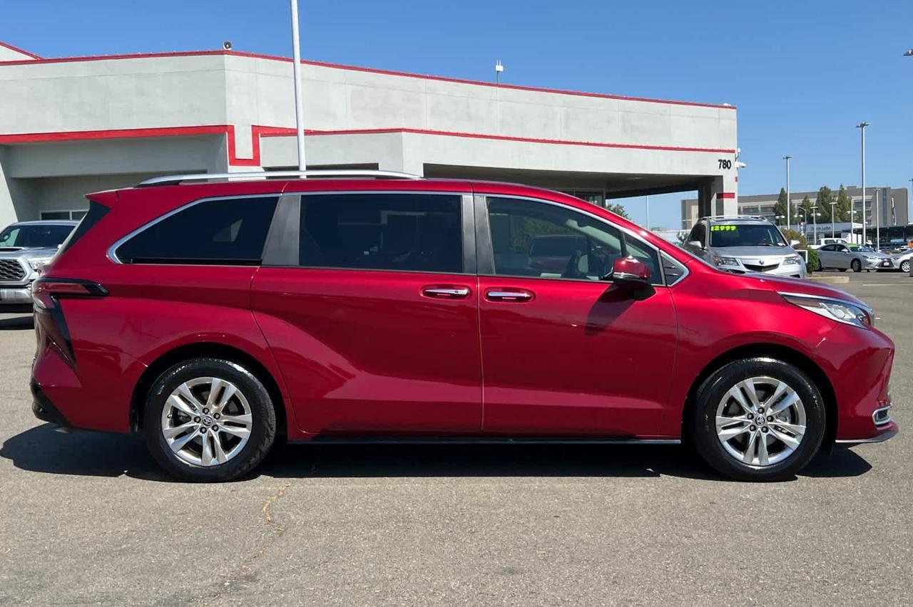 2024 Toyota Sienna Limited Roseville CA