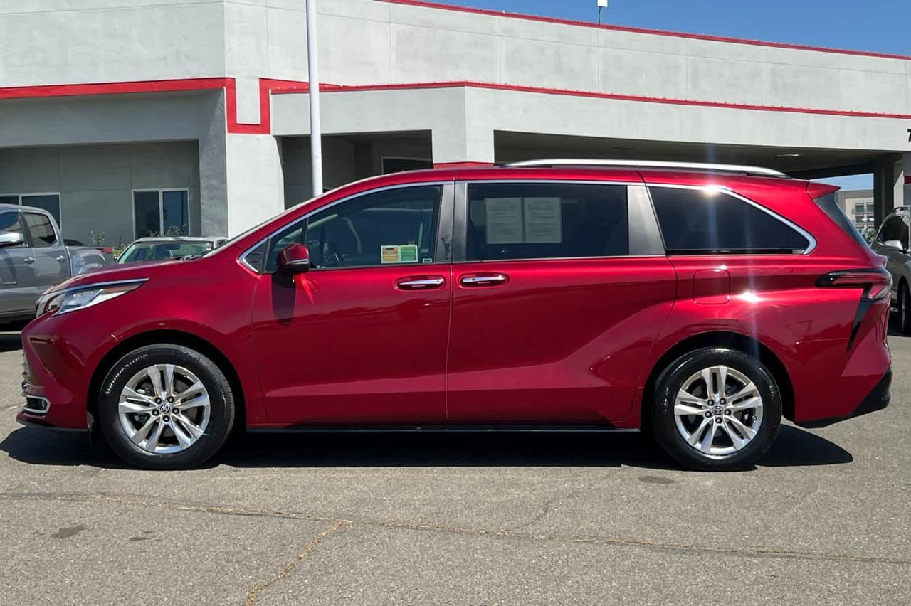 2024 Toyota Sienna Limited Roseville CA