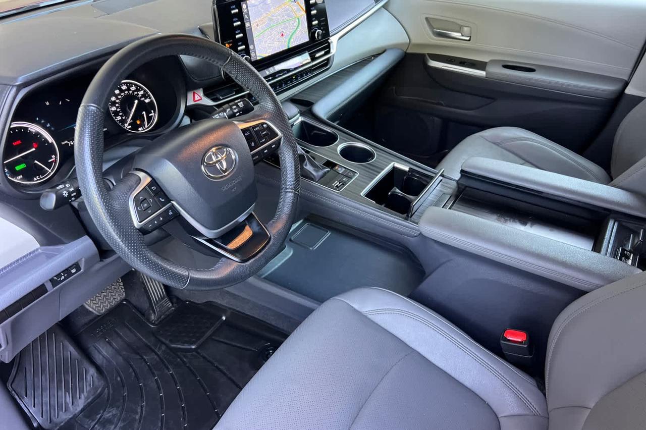 2024 Toyota Sienna Limited Roseville CA