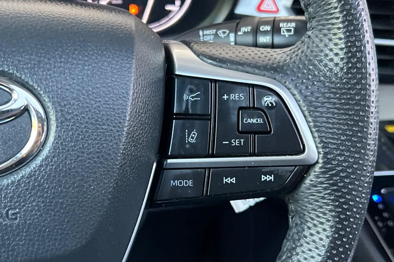 2024 Toyota Sienna Limited Roseville CA