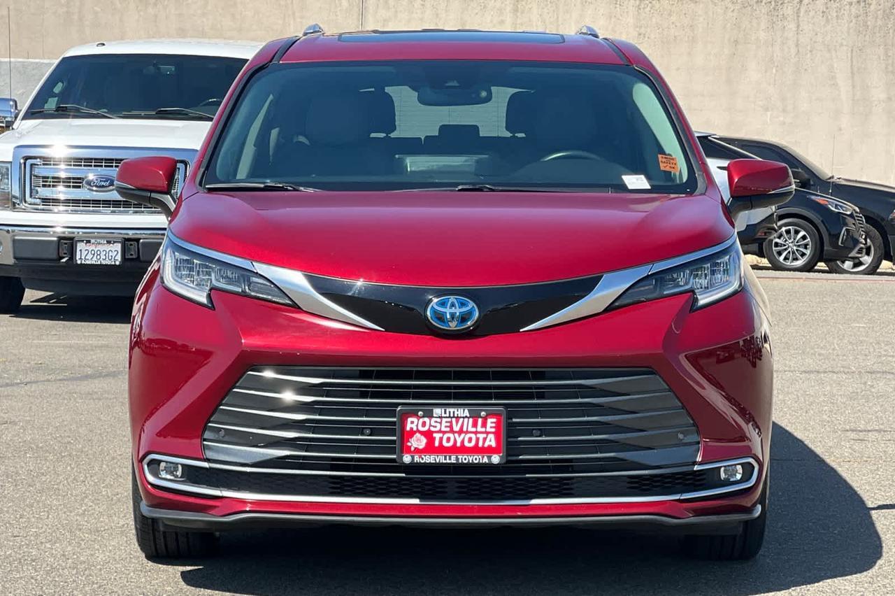 2024 Toyota Sienna Limited Roseville CA