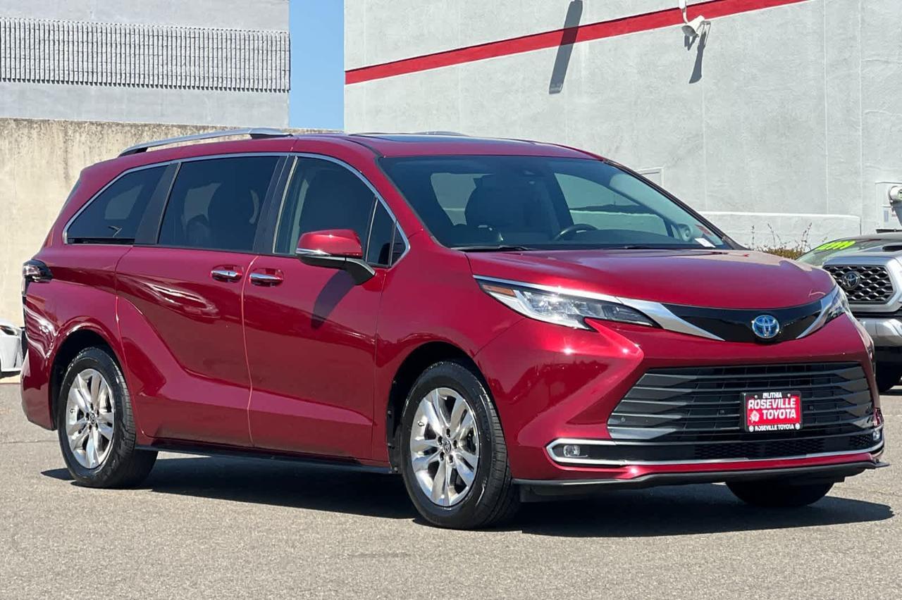 2024 Toyota Sienna Limited Roseville CA