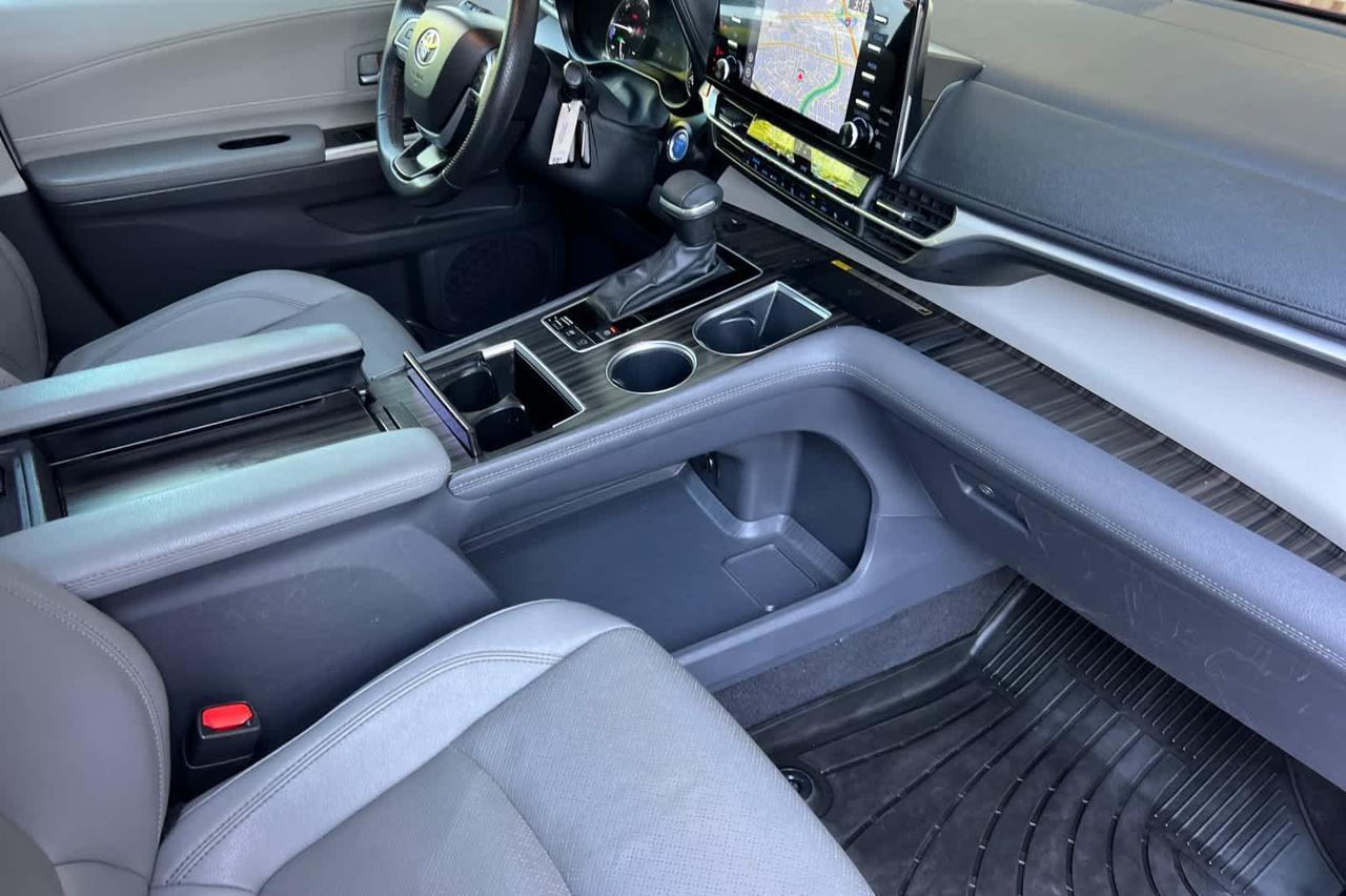 2024 Toyota Sienna Limited Roseville CA