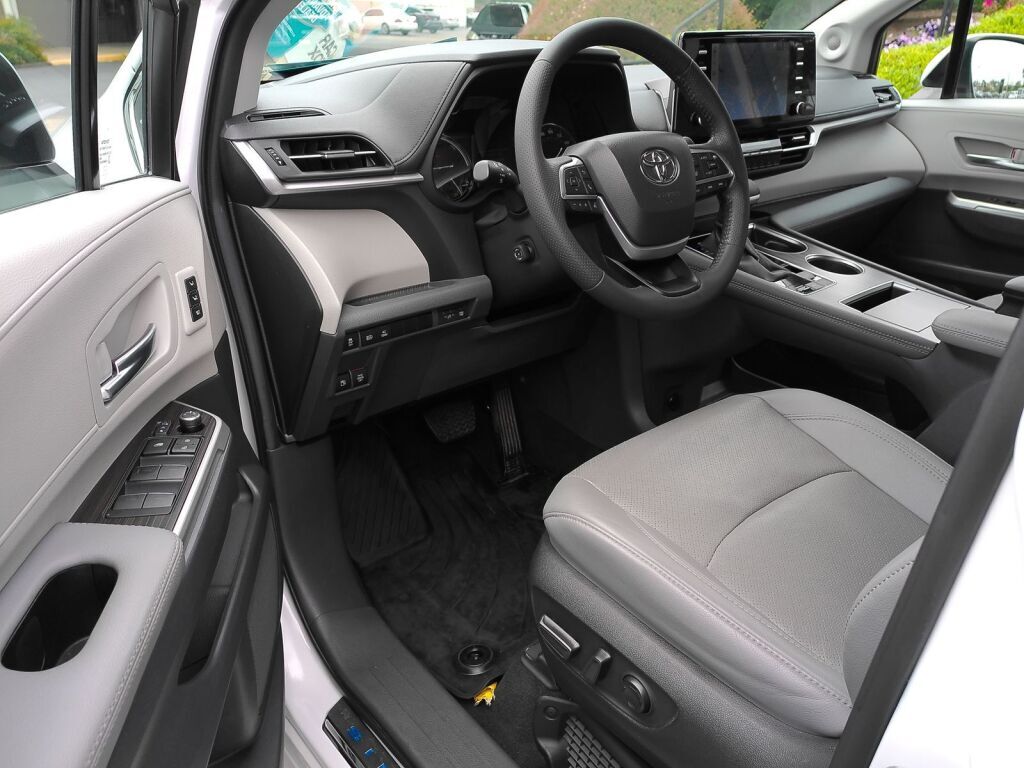 2024 Toyota Sienna Limited Richmond VA