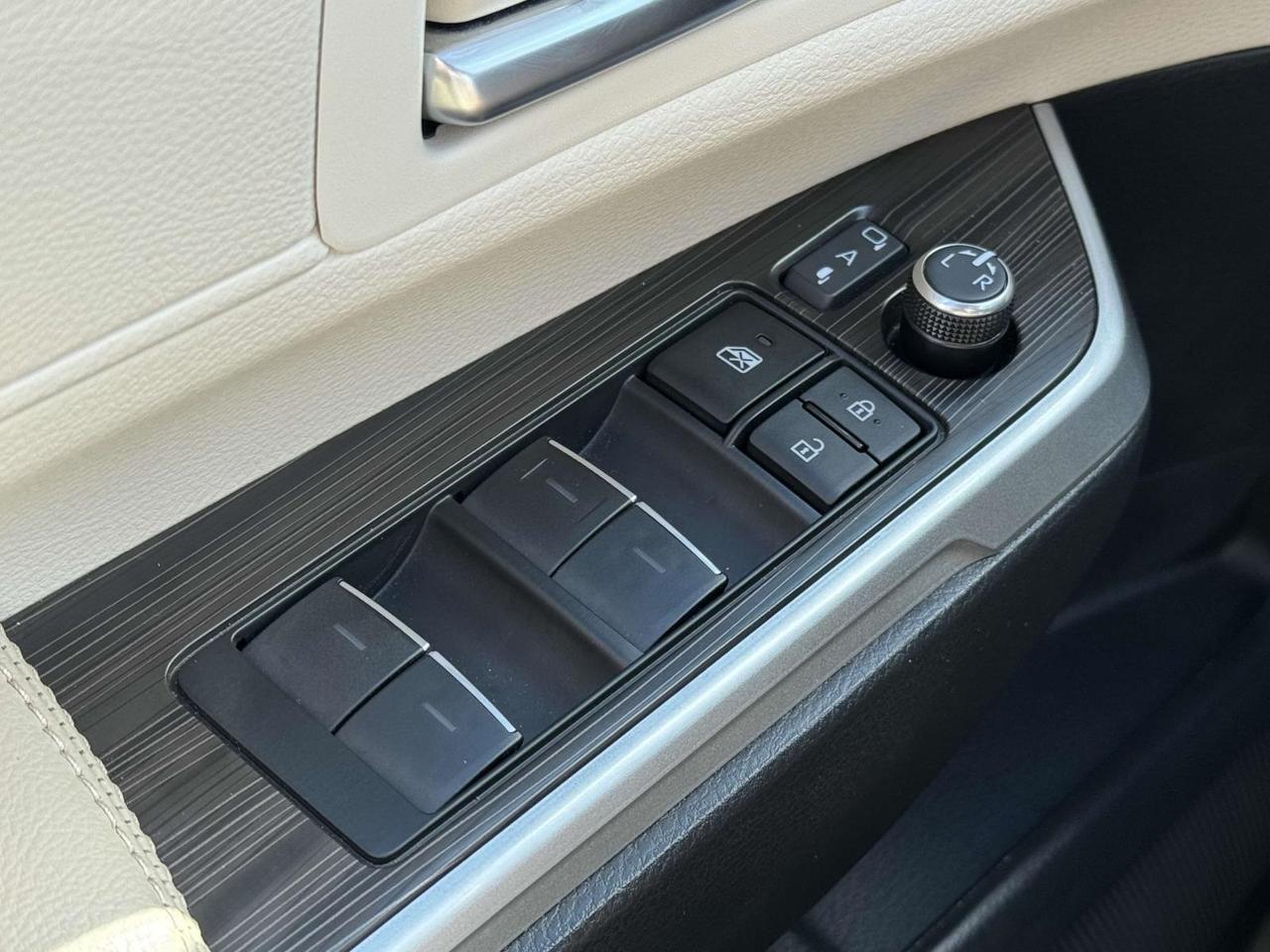 2024 Toyota Sienna Limited Fredericksburg VA