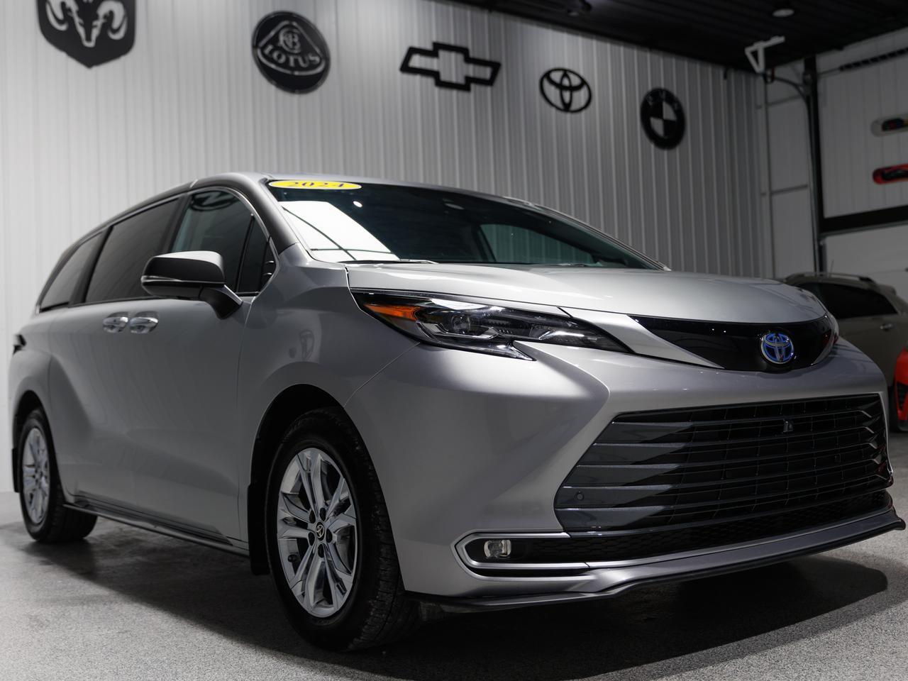 2024 Toyota Sienna Platinum 7-Passenger AWD TV-DVD-NAV Hybrid Cranberry PA