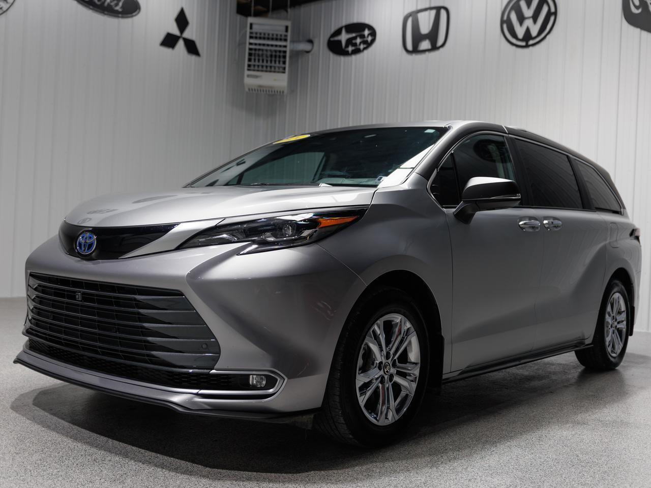 2024 Toyota Sienna Platinum 7-Passenger AWD TV-DVD-NAV Hybrid Cranberry PA
