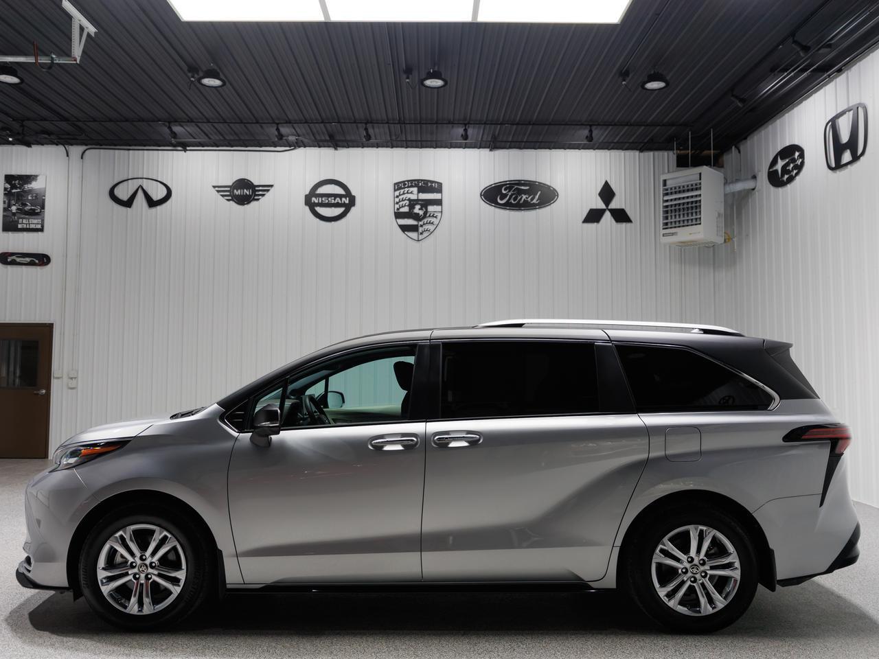 2024 Toyota Sienna Platinum 7-Passenger AWD TV-DVD-NAV Hybrid Cranberry PA