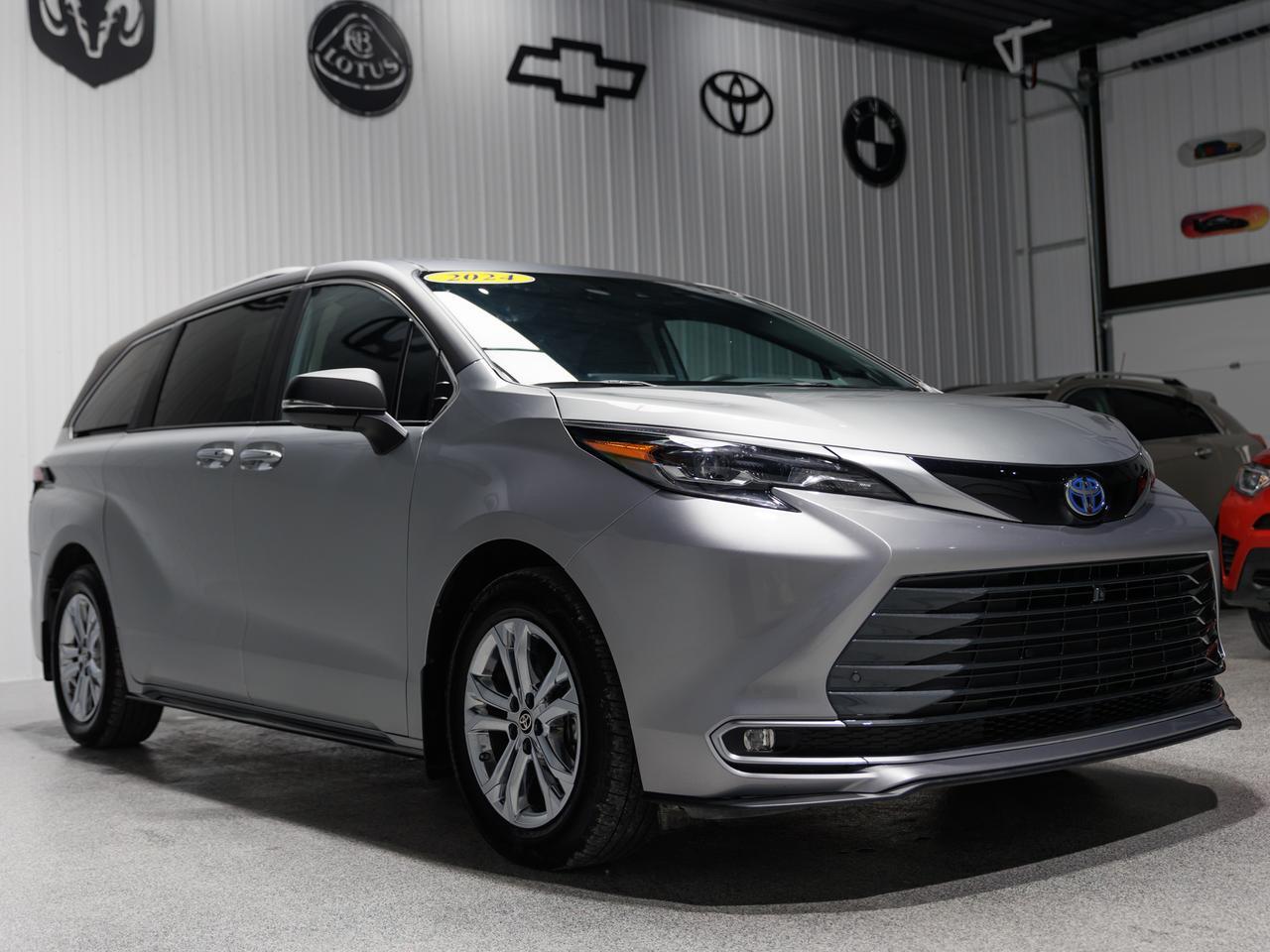 2024 Toyota Sienna Platinum 7-Passenger AWD TV-DVD-NAV Hybrid