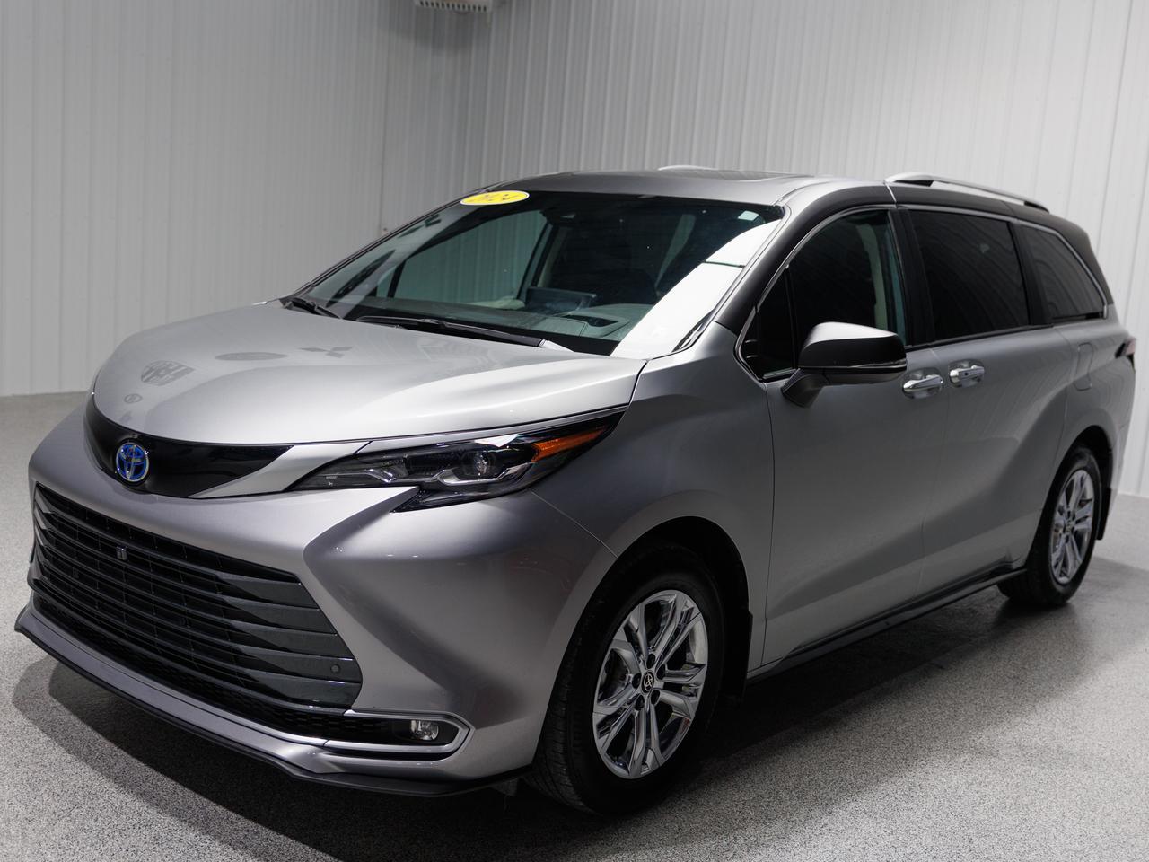 2024 Toyota Sienna Platinum 7-Passenger AWD TV-DVD-NAV Hybrid Cranberry PA