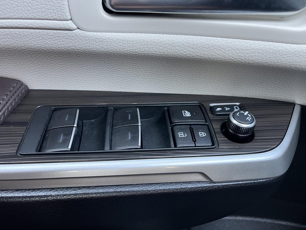 2024 Toyota Sienna Platinum 7 Passenger Stafford VA