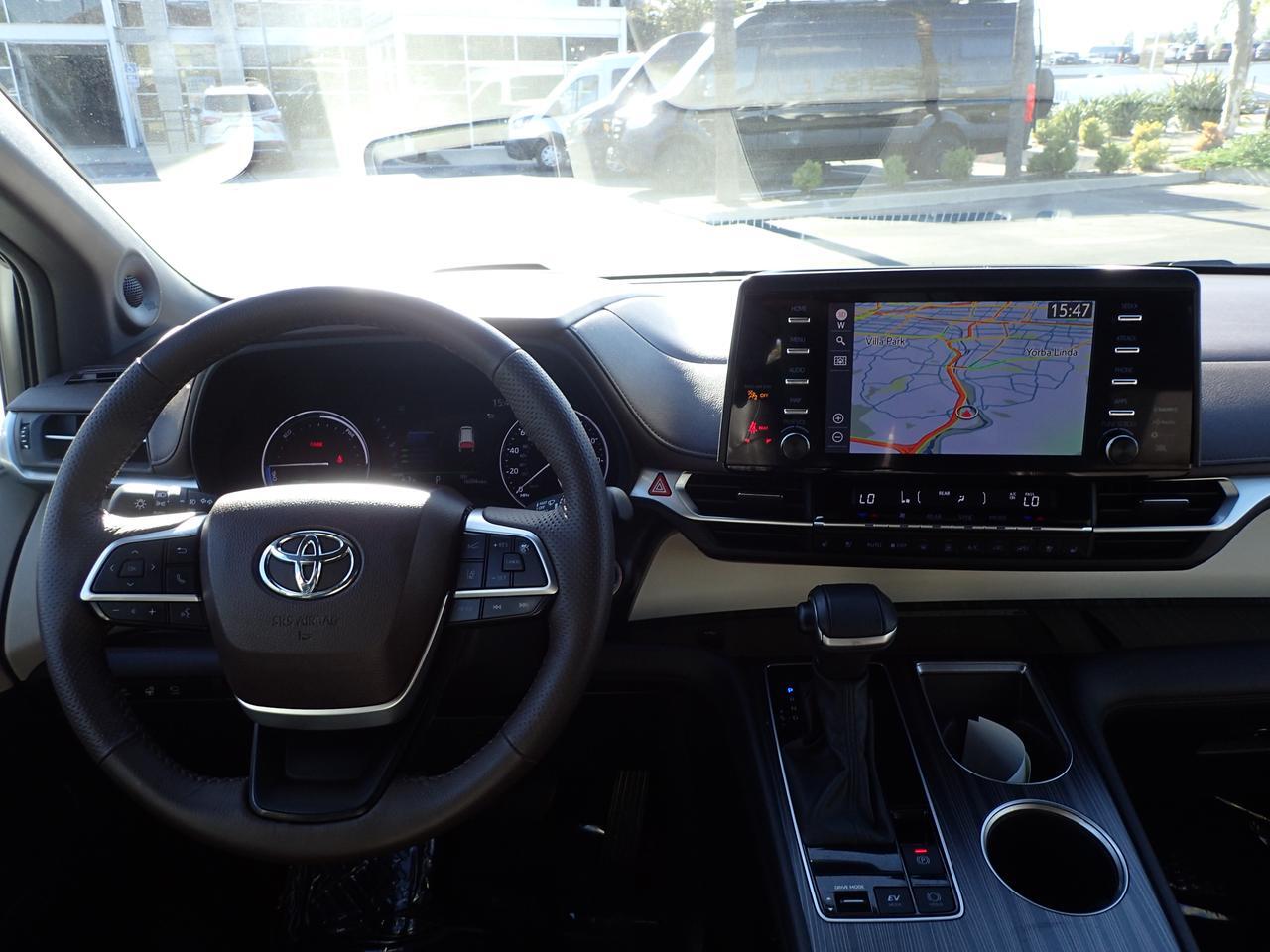 2024 Toyota Sienna Platinum Anaheim CA