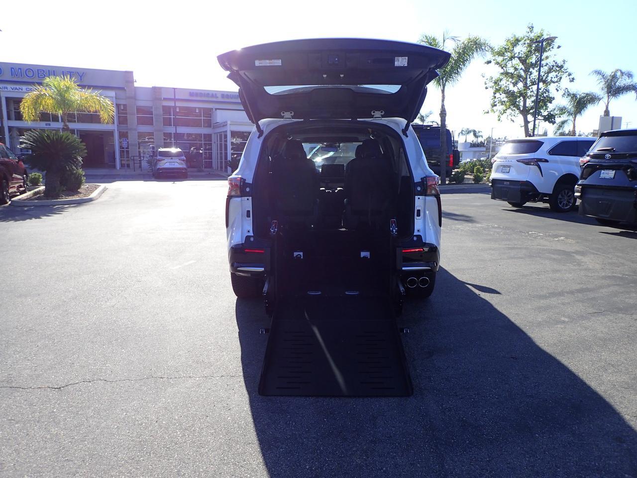 2024 Toyota Sienna Platinum Anaheim CA