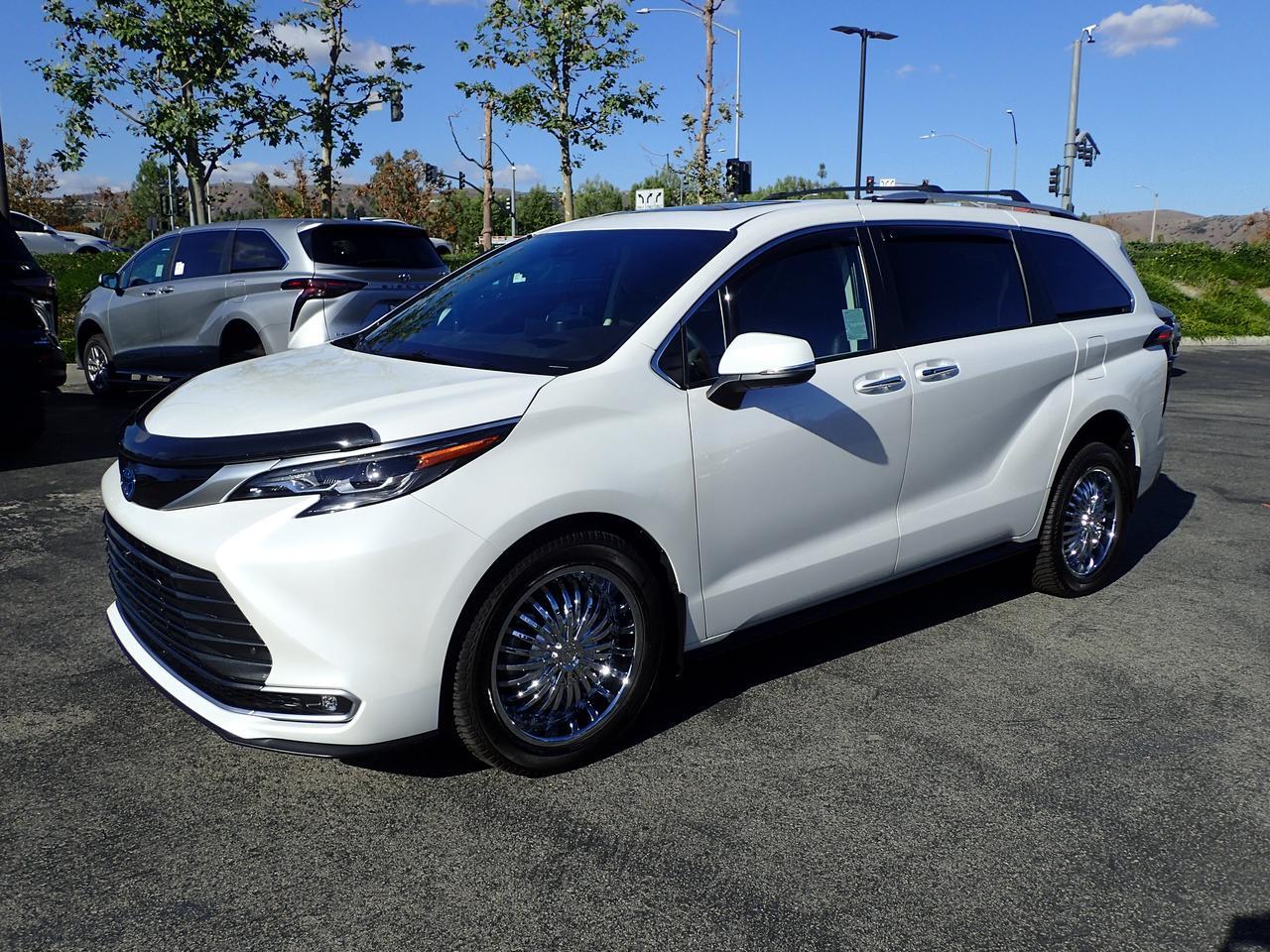 2024 Toyota Sienna Platinum Anaheim CA