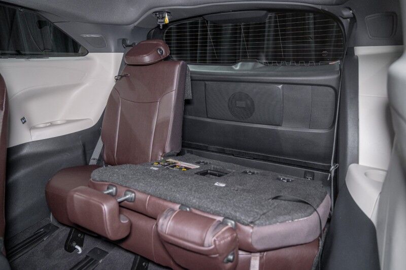 2024 Toyota Sienna Platinum FWD 7-Passenger (Natl) Minivan Peoria AZ