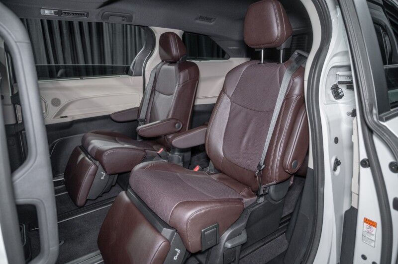 2024 Toyota Sienna Platinum FWD 7-Passenger (Natl) Minivan Peoria AZ