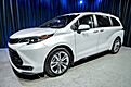2024 Toyota Sienna Platinum FWD 7-Passenger (Natl) Minivan
