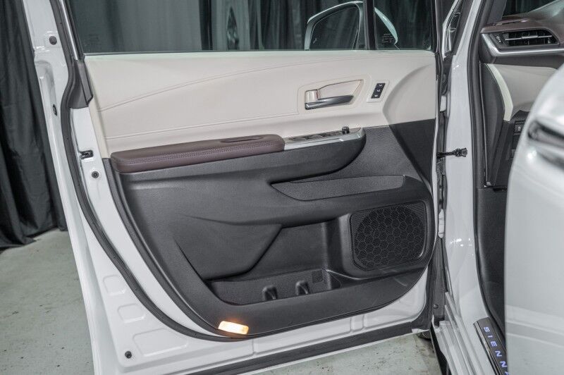 2024 Toyota Sienna Platinum FWD 7-Passenger (Natl) Minivan Peoria AZ