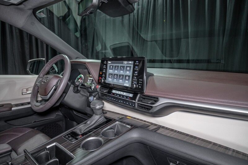 2024 Toyota Sienna Platinum FWD 7-Passenger (Natl) Minivan Peoria AZ