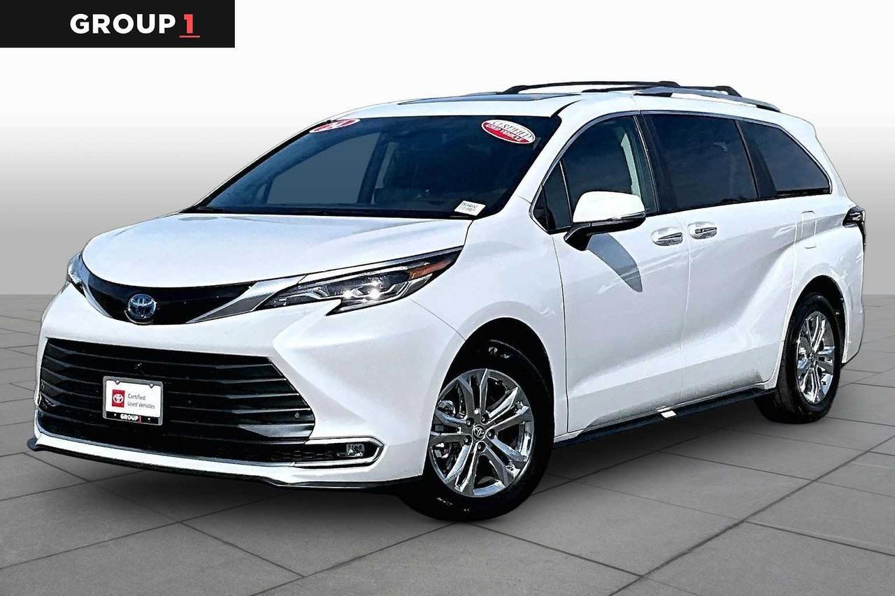 2024 Toyota Sienna Platinum