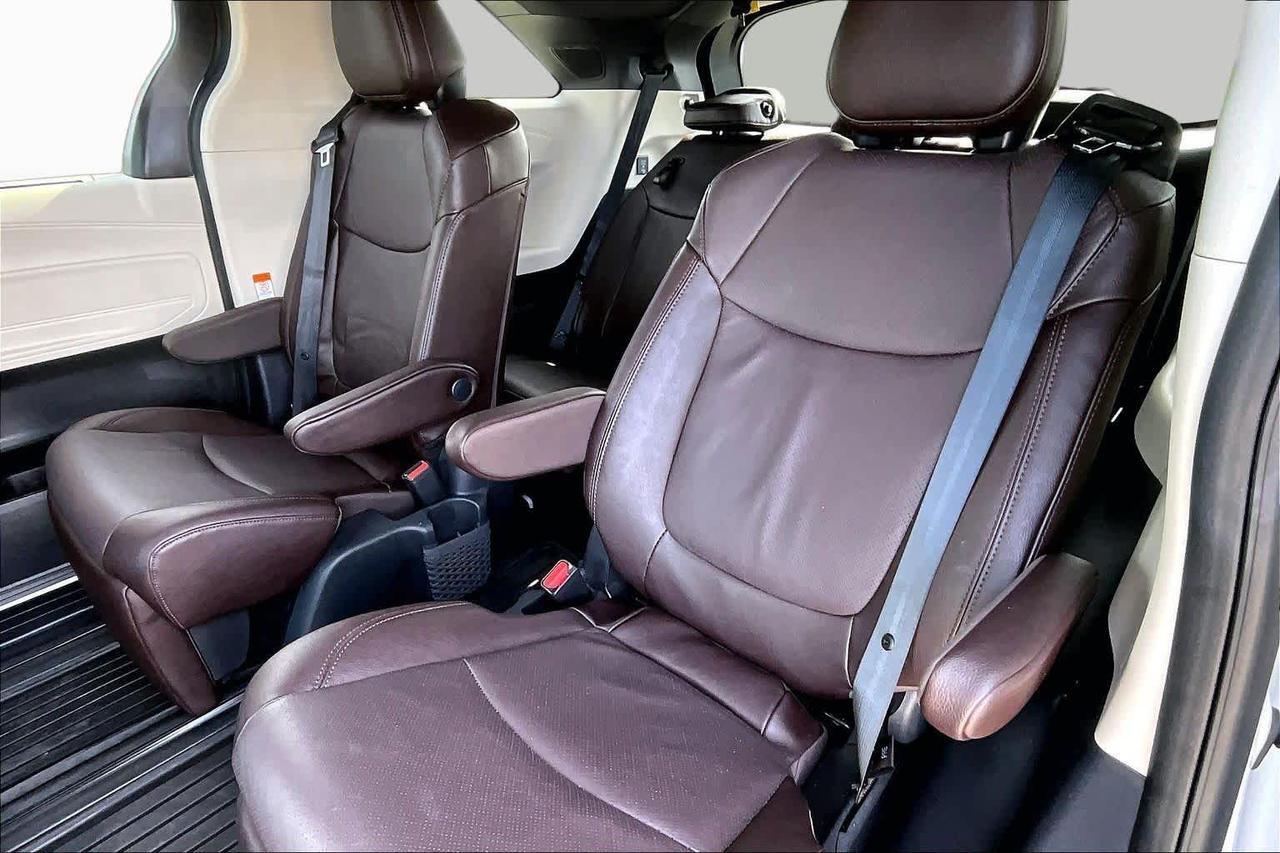 2024 Toyota Sienna Platinum Folsom CA