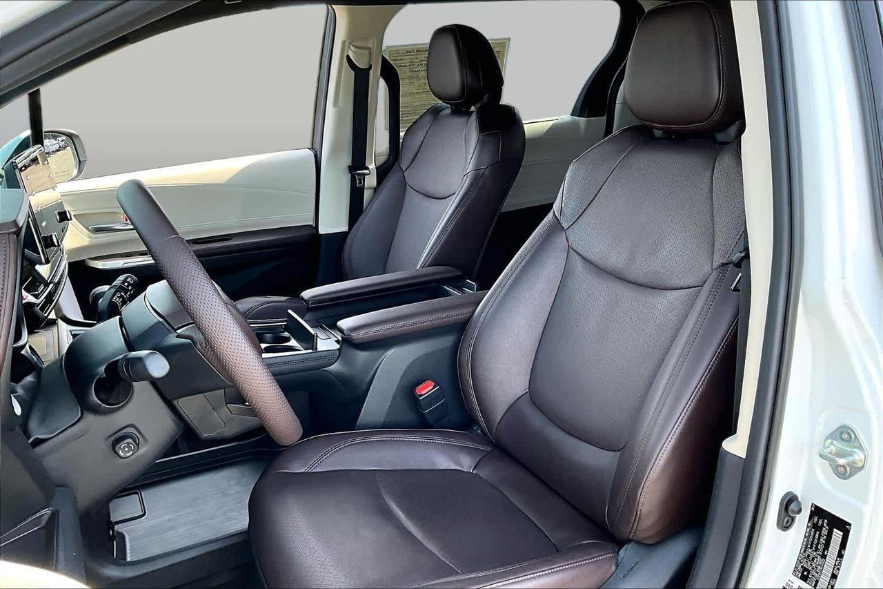 2024 Toyota Sienna Platinum Folsom CA