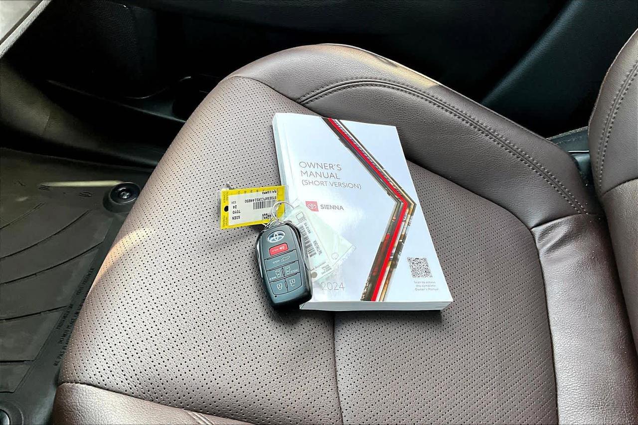 2024 Toyota Sienna Platinum Folsom CA