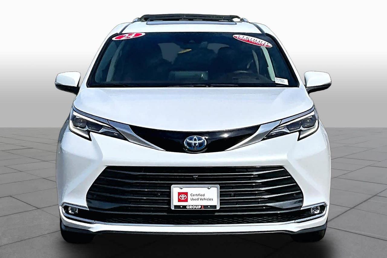 2024 Toyota Sienna Platinum