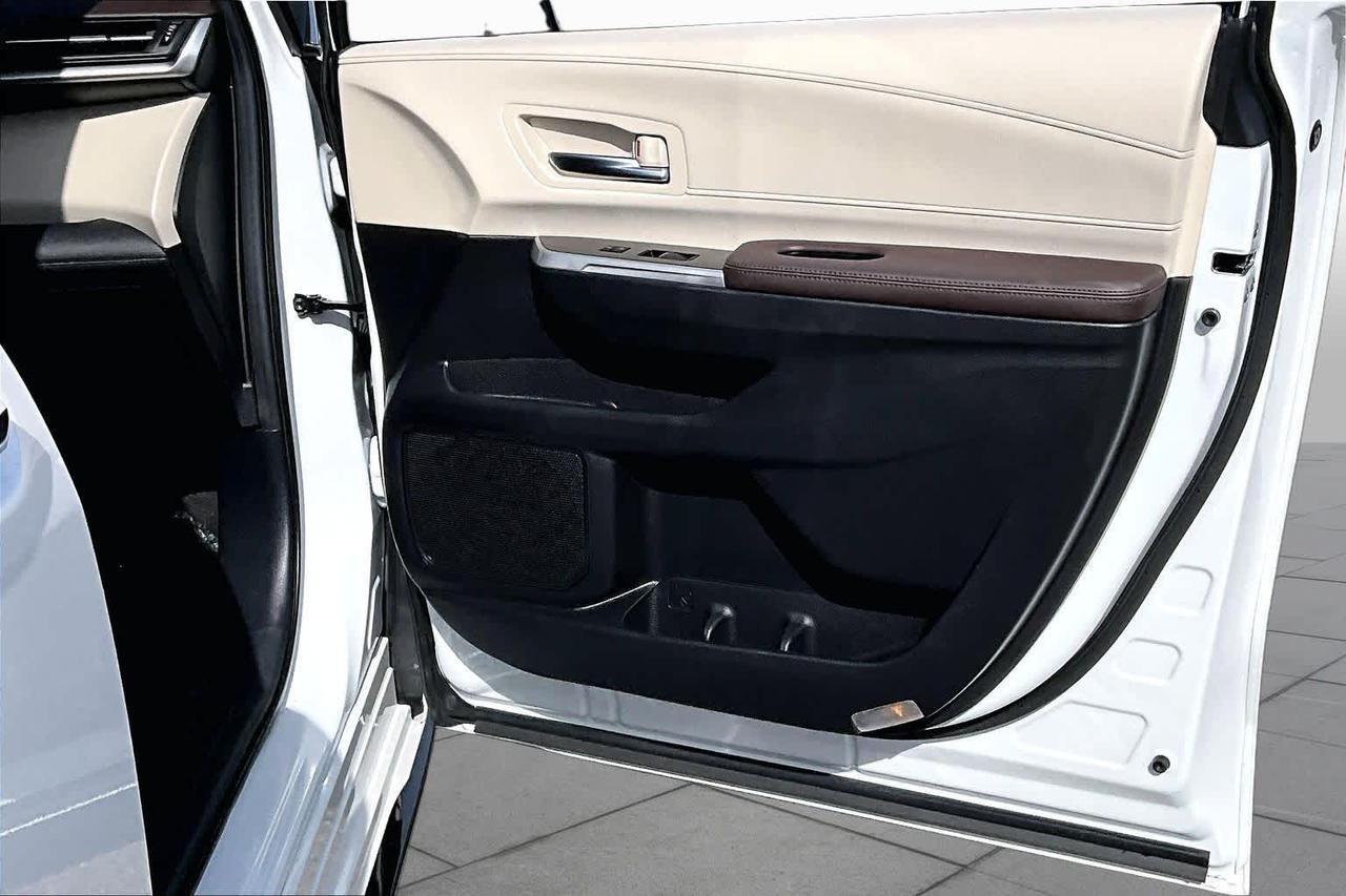 2024 Toyota Sienna Platinum Folsom CA