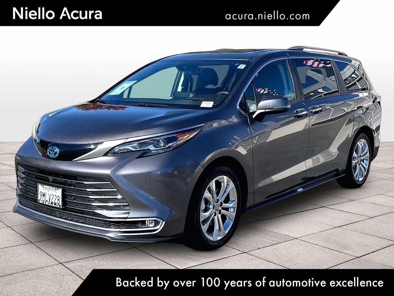 2024 Toyota Sienna Platinum