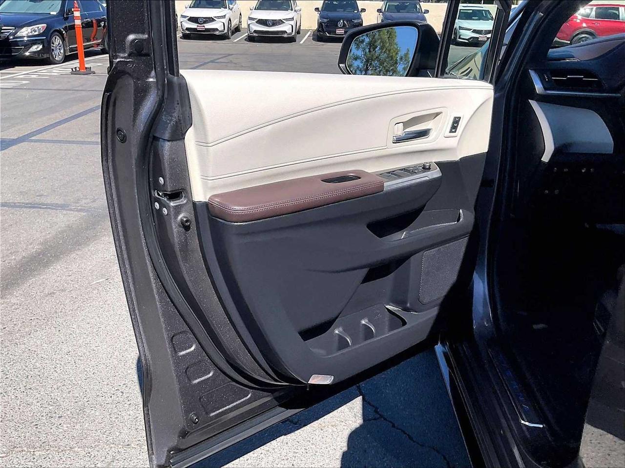 2024 Toyota Sienna Platinum Roseville CA