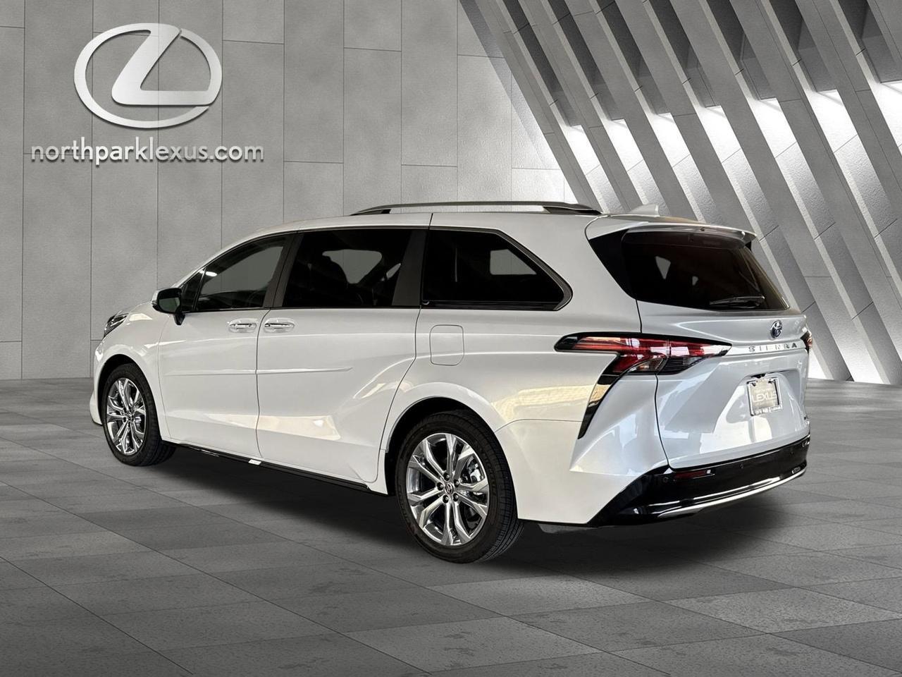 2024 Toyota Sienna Platinum