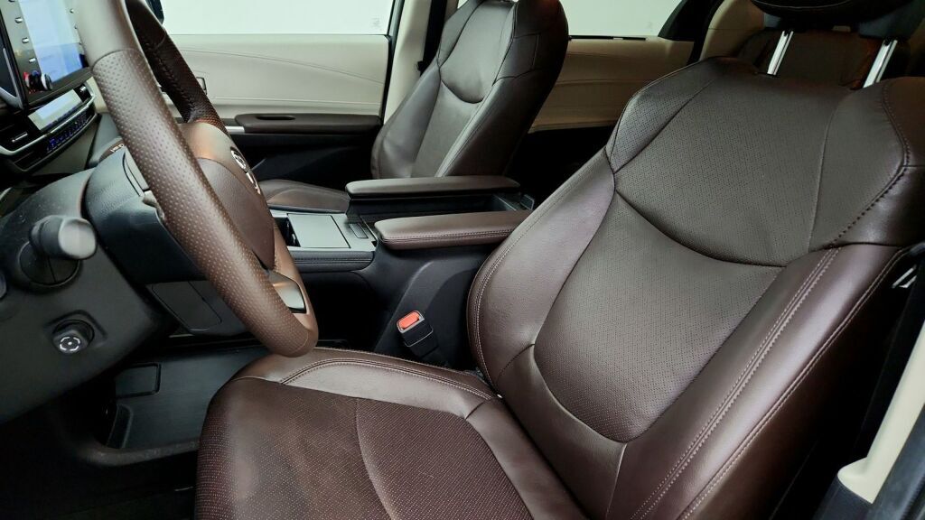 2024 Toyota Sienna Platinum Laurel MD
