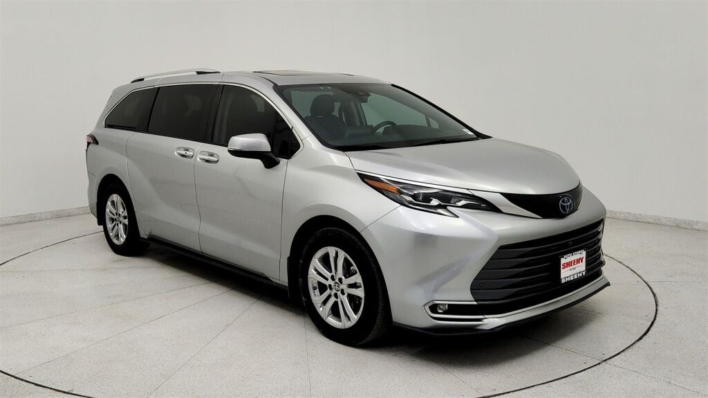 2024 Toyota Sienna Platinum