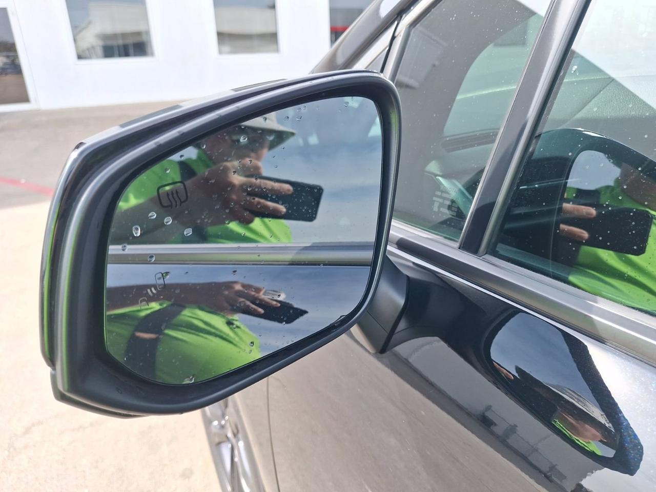 2024 Toyota Sienna Woodland Edition Hurst TX