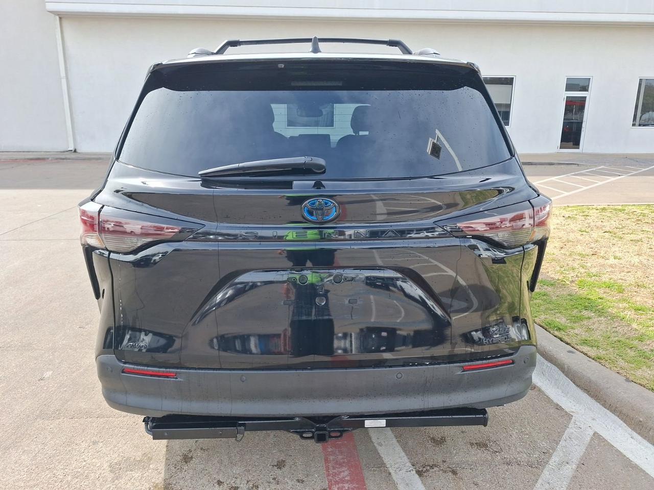 2024 Toyota Sienna Woodland Edition Hurst TX