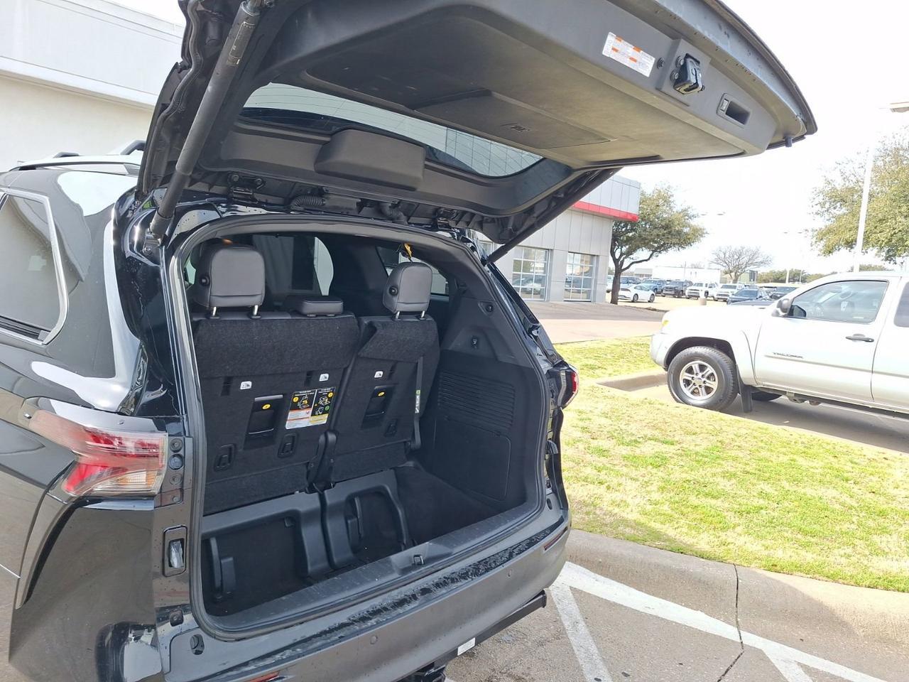 2024 Toyota Sienna Woodland Edition Hurst TX