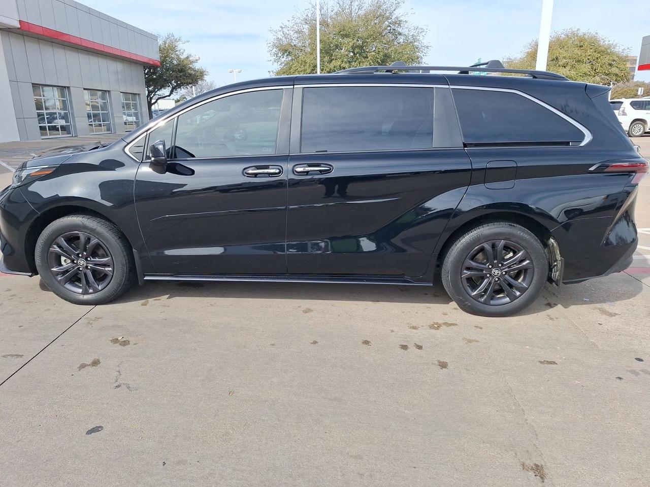 2024 Toyota Sienna Woodland Edition Hurst TX