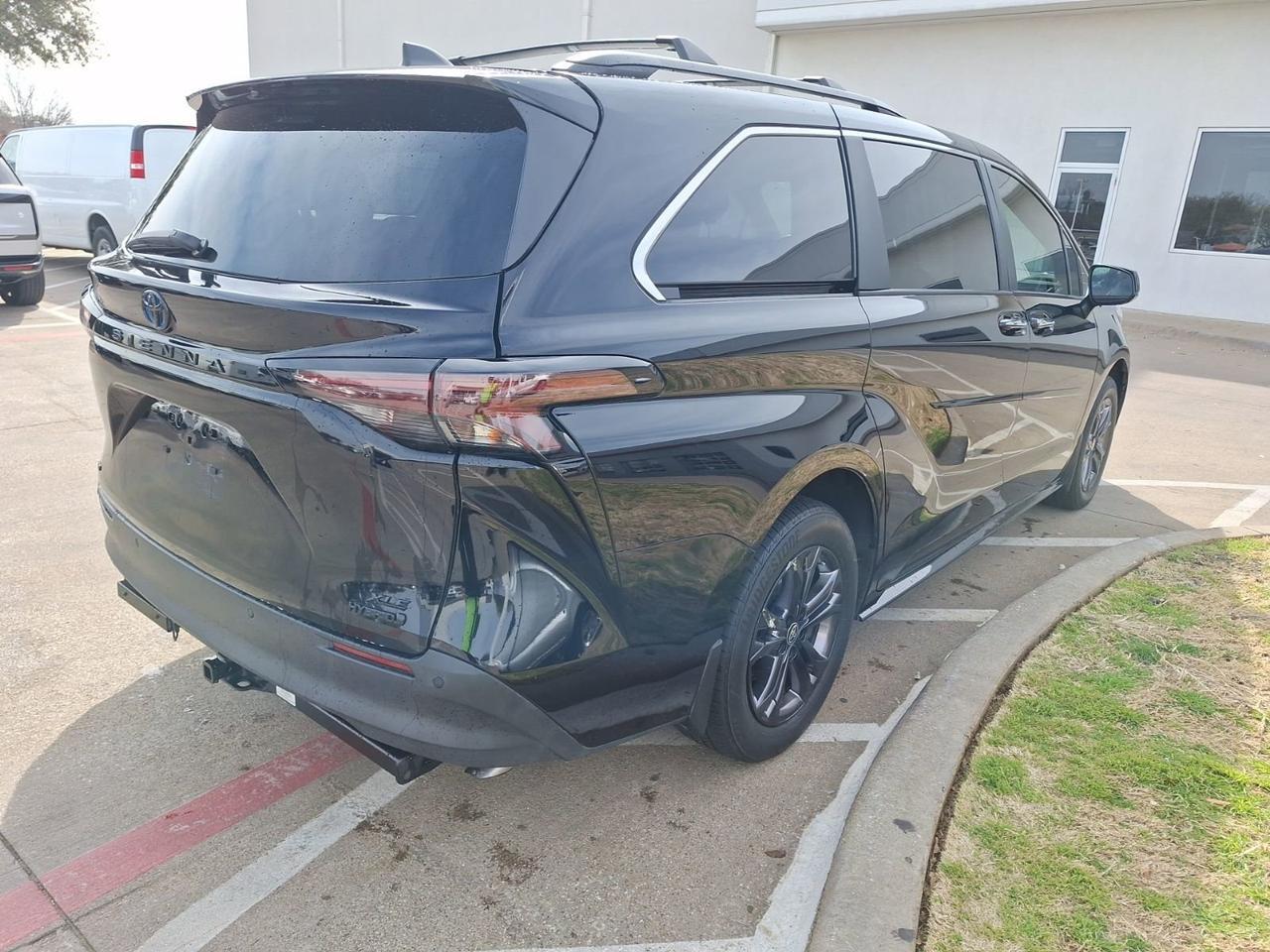 2024 Toyota Sienna Woodland Edition Hurst TX