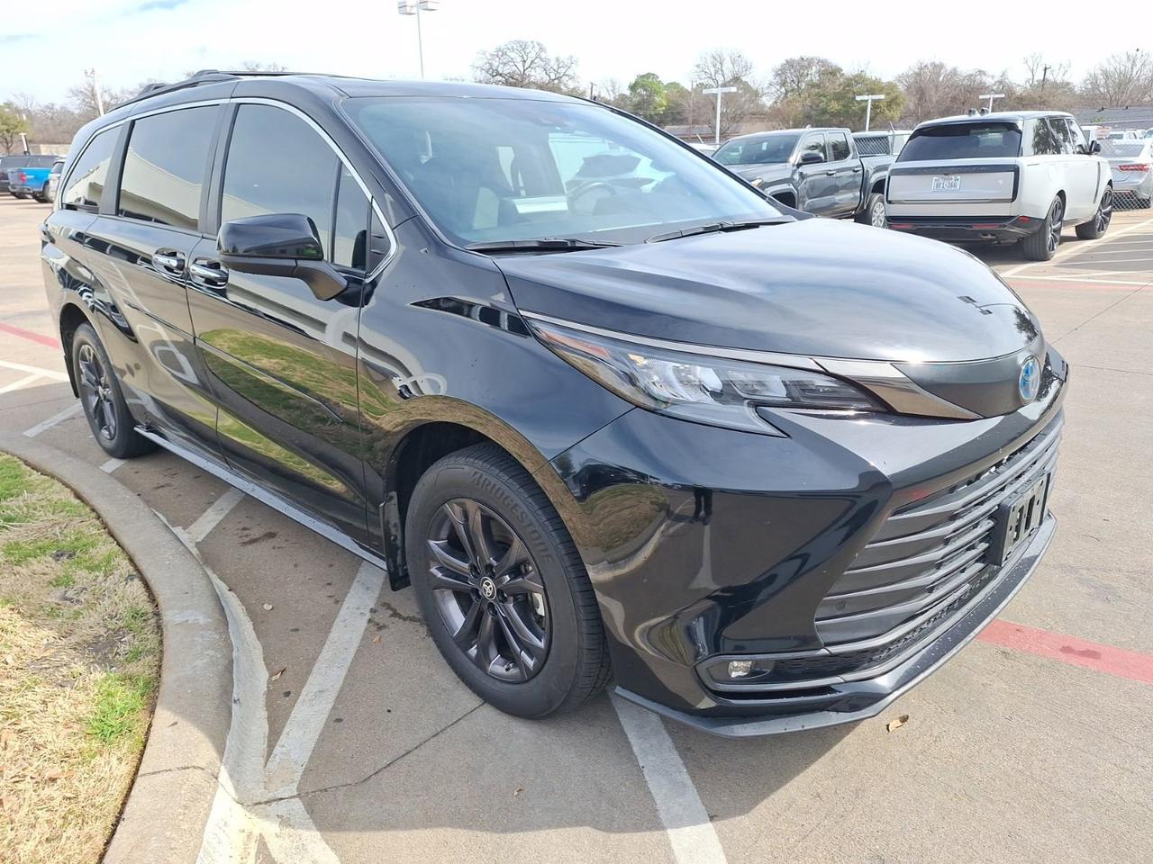 2024 Toyota Sienna Woodland Edition Hurst TX