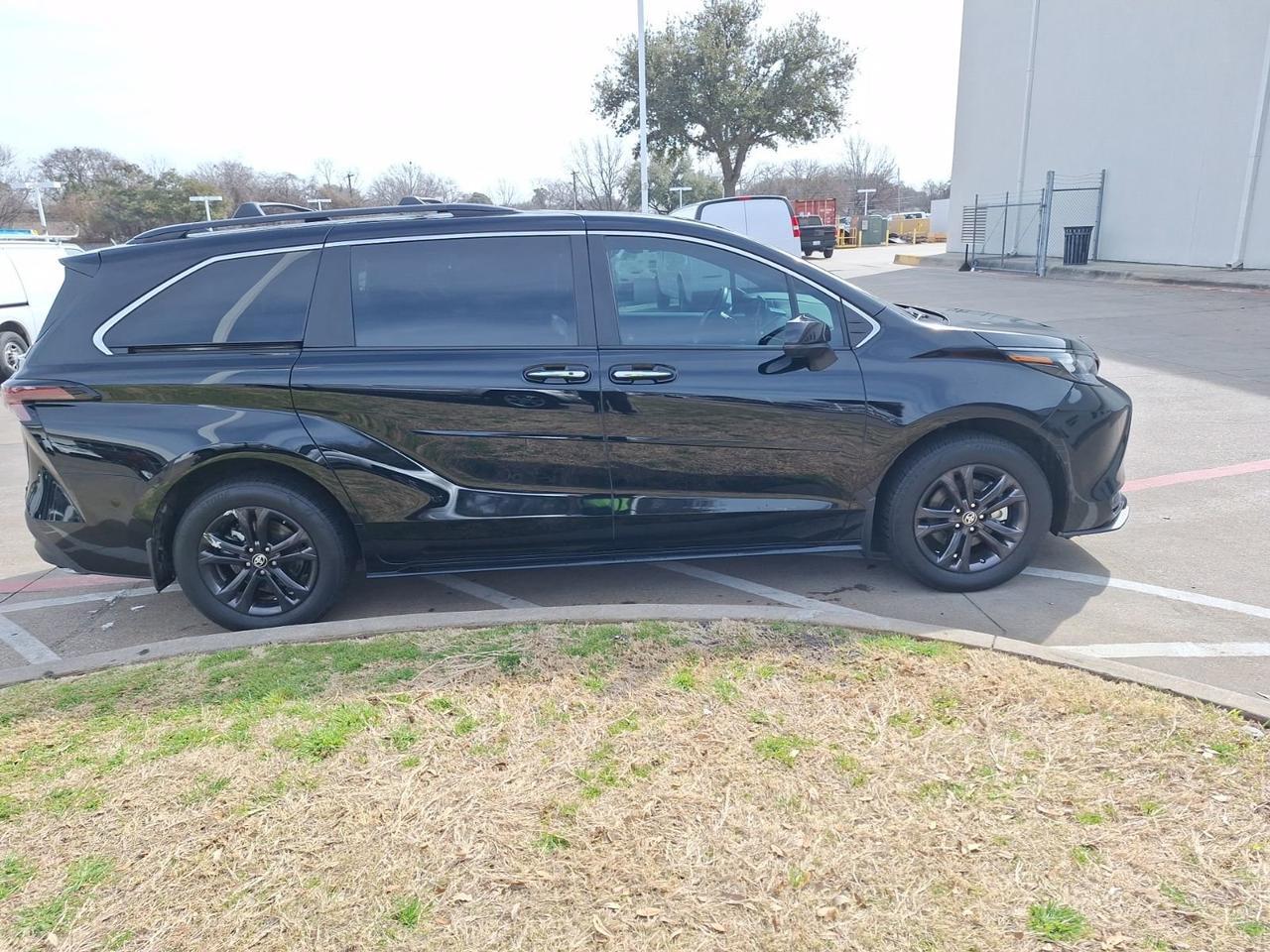 2024 Toyota Sienna Woodland Edition Hurst TX