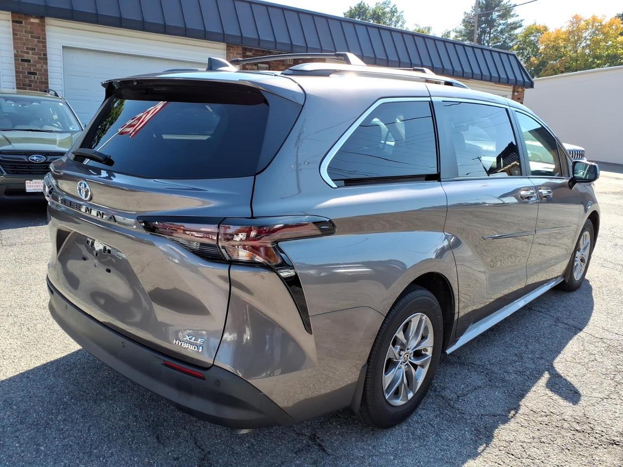 2024 Toyota Sienna XLE 7-Passenger