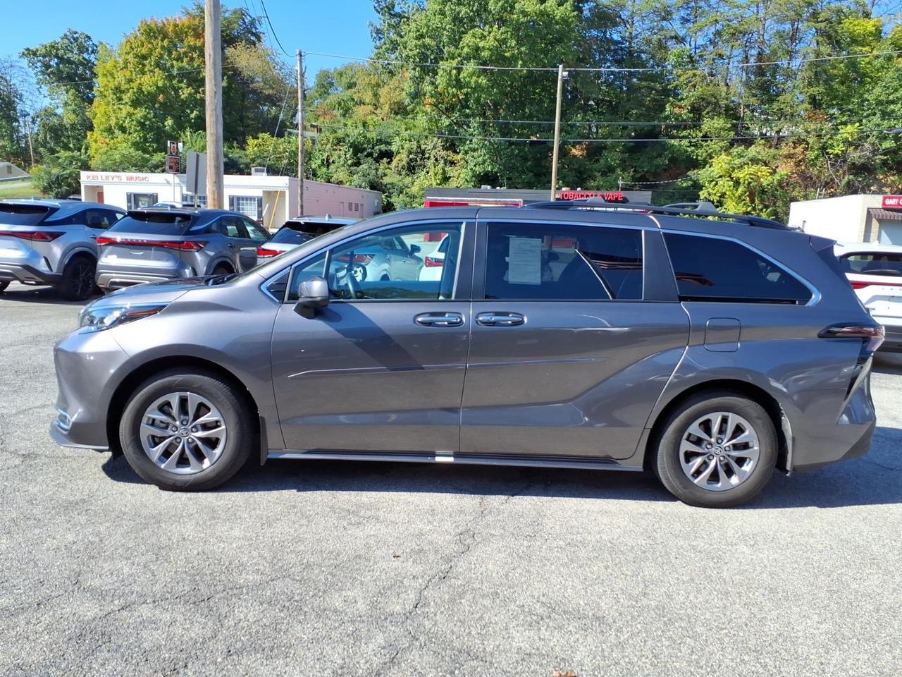 2024 Toyota Sienna XLE 7-Passenger Roanoke VA