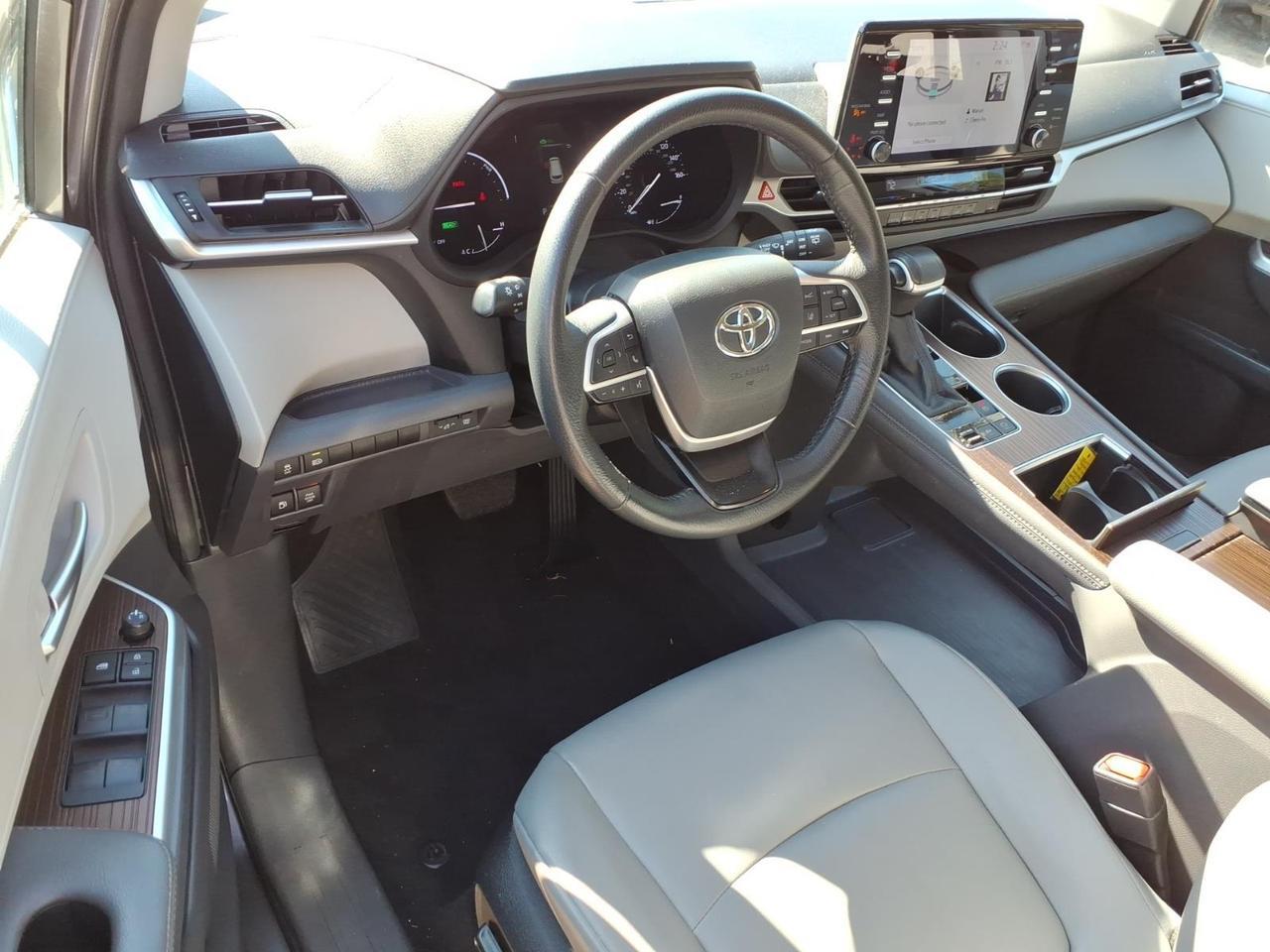 2024 Toyota Sienna XLE 7-Passenger Roanoke VA