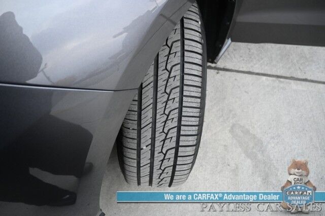 2024 Toyota Sienna XLE / AWD / Hybrid / Power & Heated Leather Seats / Sunroof / Adaptive Cruise / Lane Departure & Blind Spot / Rear Captain Chairs / 3rd Row / Seats 7 / Apple CarPlay & Android Auto / Back Up Camera / 36 MPG / 1-Owner Anchorage AK