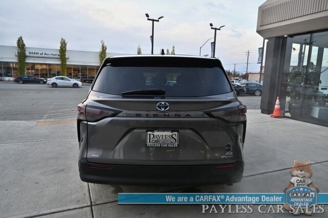 2024 Toyota Sienna XLE / AWD / Hybrid / Power & Heated Leather Seats / Sunroof / Adaptive Cruise / Lane Departure & Blind Spot / Rear Captain Chairs / 3rd Row / Seats 7 / Apple CarPlay & Android Auto / Back Up Camera / 36 MPG / 1-Owner Anchorage AK