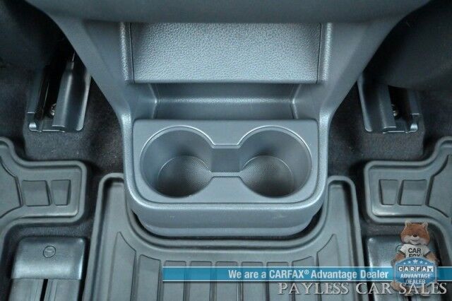 2024 Toyota Sienna XLE / AWD / Hybrid / Power & Heated Leather Seats / Sunroof / Adaptive Cruise / Lane Departure & Blind Spot / Rear Captain Chairs / 3rd Row / Seats 7 / Apple CarPlay & Android Auto / Back Up Camera / 36 MPG / 1-Owner Anchorage AK